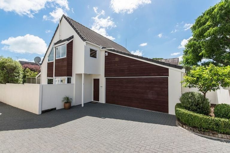 Photo of property in 2/94 Saint Johns Road, Saint Johns, Auckland, 1072