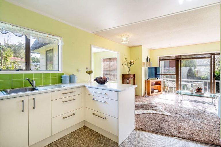 Photo of property in 2/30 Bentley Avenue, Glenfield, Auckland, 0629