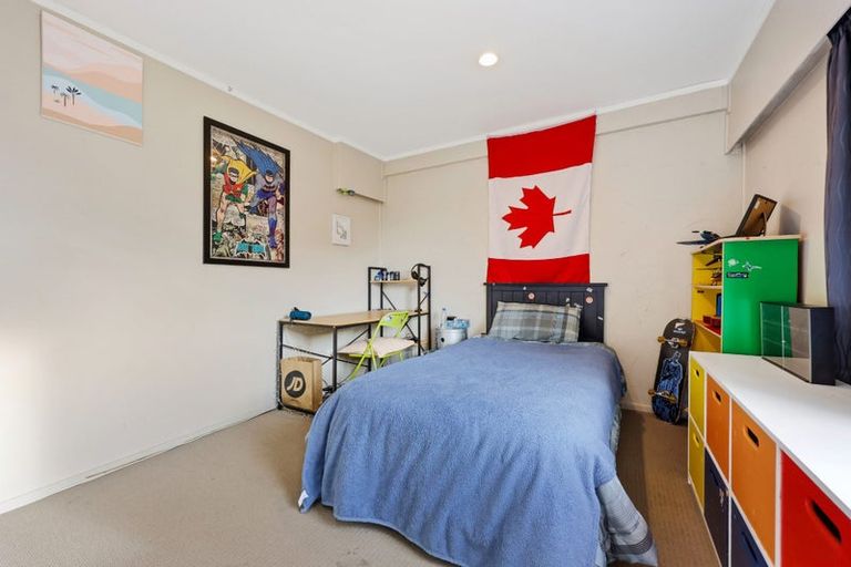 Photo of property in 19 Takutai Avenue, Bucklands Beach, Auckland, 2012