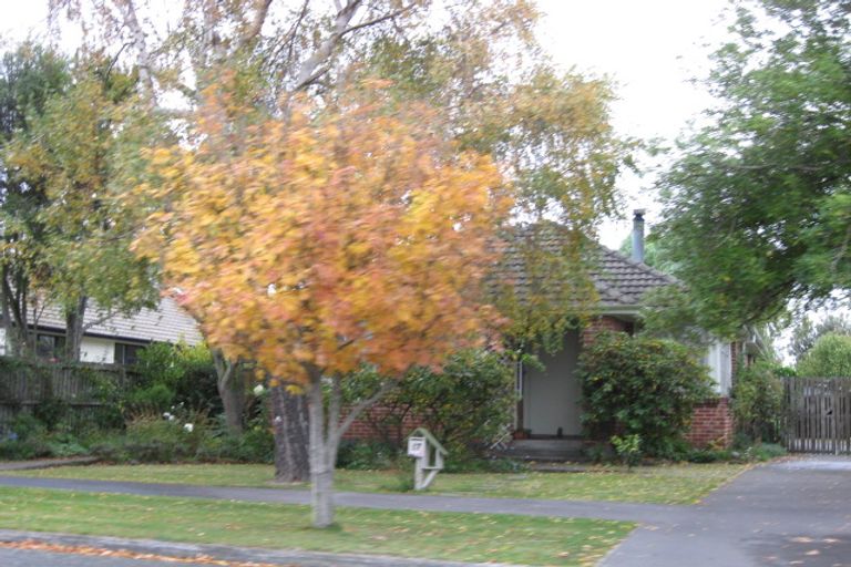 Photo of property in 17 Uxbridge Street, Northcote, Christchurch, 8052