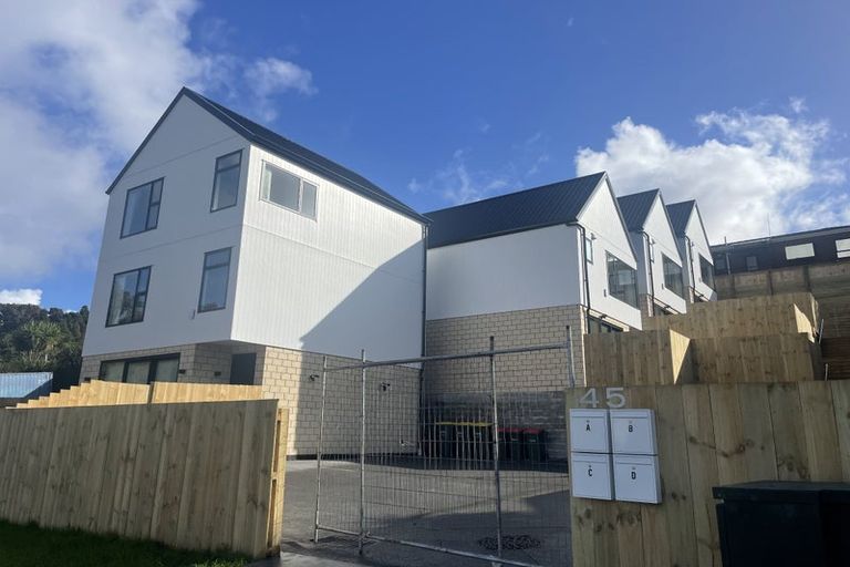 Photo of property in 45d Greenvalley Rise, Glenfield, Auckland, 0629