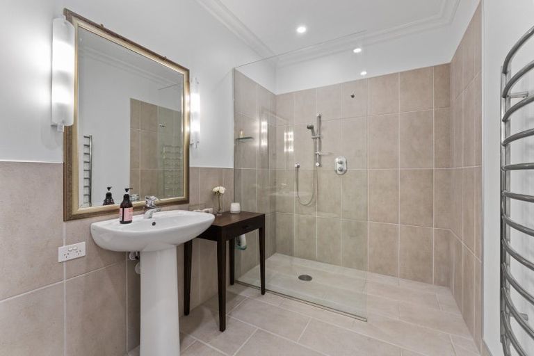 Photo of property in 423 Gillespie Place, Acacia Bay, Taupo, 3385