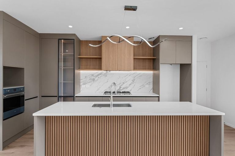 Photo of property in 33 Kaitiaki Drive, Clarks Beach, 2122