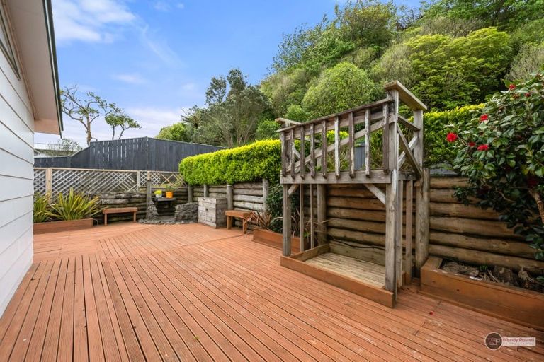 Photo of property in 10 Kaitangata Crescent, Kelson, Lower Hutt, 5010