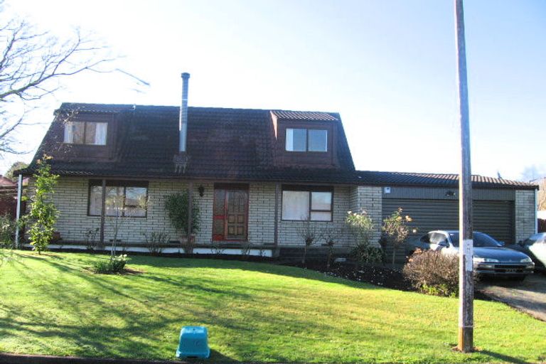 Photo of property in 10 Dalkeith Place, Opaheke, Papakura, 2113