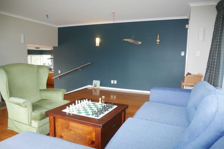 Photo of property in 18 Kirkway, Raumati Beach, Paraparaumu, 5032