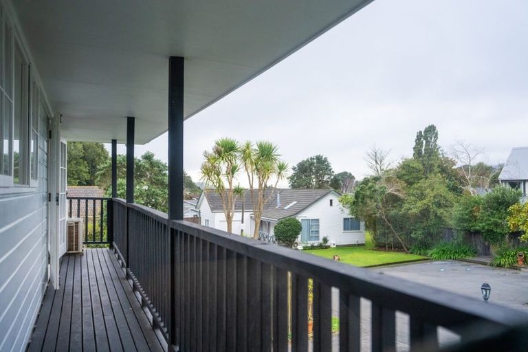 Photo of property in 12 Newnham Court, Tawa, Wellington, 5028