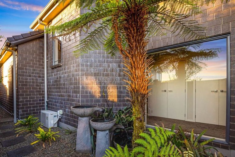 Photo of property in 24a Bluefin Way, West Harbour, Auckland, 0618