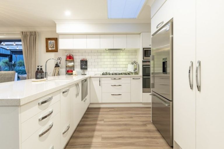 Photo of property in 1 Gumtree Lane, Omokoroa, 3114