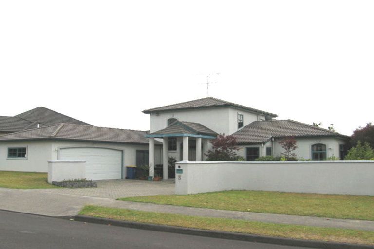 Photo of property in 3 Hobie Court, West Harbour, Auckland, 0618