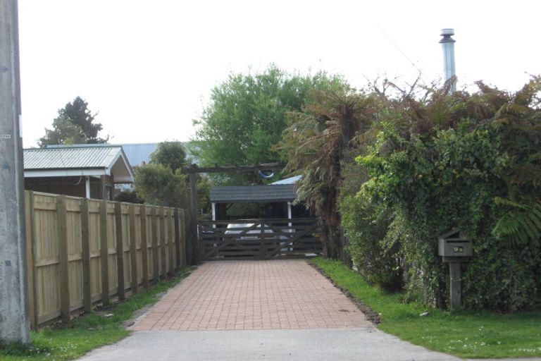 Photo of property in 9b Farnworth Avenue, Holdens Bay, Rotorua, 3010