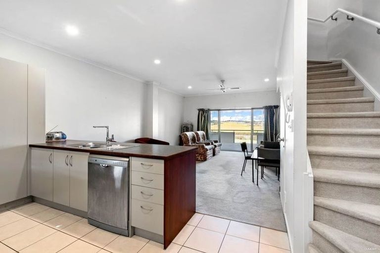 Photo of property in 16/150 Chapel Road, Flat Bush, Auckland, 2019