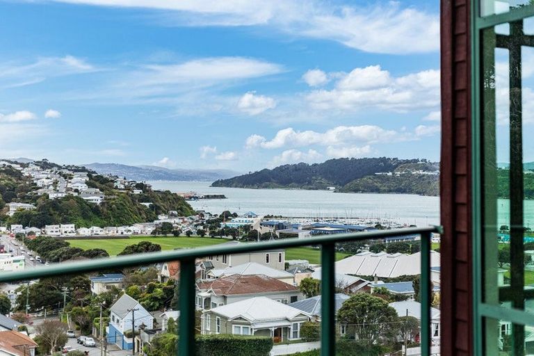 Photo of property in 72a Duncan Terrace, Kilbirnie, Wellington, 6022