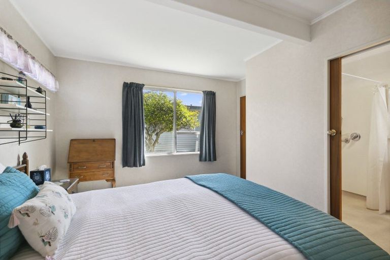 Photo of property in 8 Halswater Drive, Churton Park, Wellington, 6037