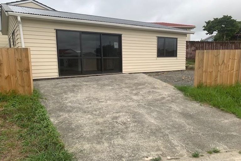 Photo of property in 4a Karepo Crescent, Ranui, Auckland, 0612
