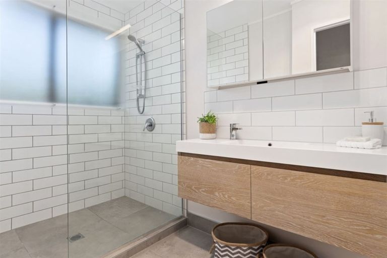 Photo of property in 15a Burrows Street, Tauranga South, Tauranga, 3112