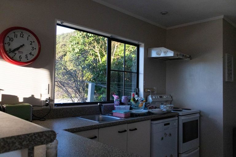 Photo of property in 182a Whites Line East, Waiwhetu, Lower Hutt, 5010