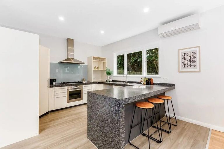 Photo of property in 25 Gordon Road, Plimmerton, Porirua, 5026