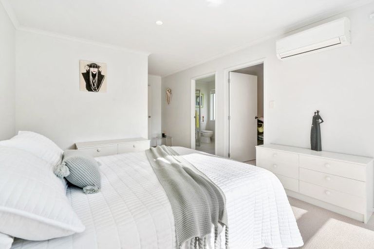 Photo of property in 20 Stace Hopper Drive, One Tree Point, 0118