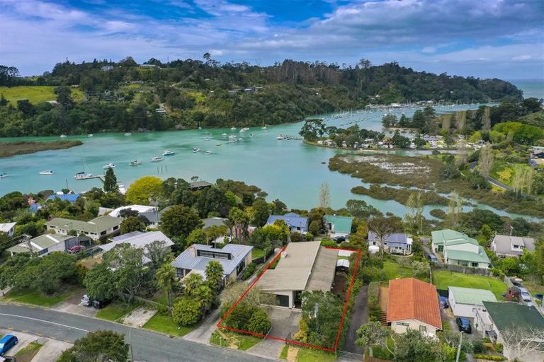 Photo of property in 22 Stillwater Crescent, Stillwater, Silverdale, 0993