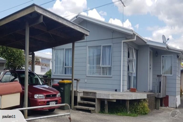 Photo of property in 17 Huruhuru Road, Massey, Auckland, 0614