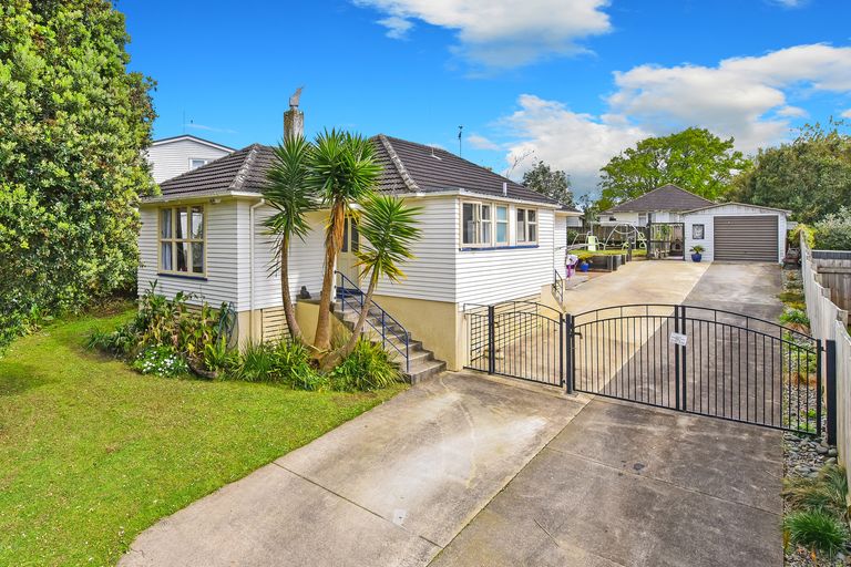 Photo of property in 76 Arimu Road, Papakura, 2110