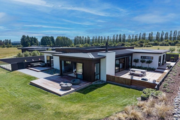 Photo of property in 14 The Fairways, Kinloch, Taupo, 3377