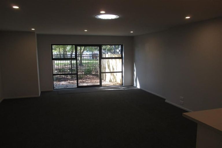 Photo of property in 2/22 Grove Road, Addington, Christchurch, 8024