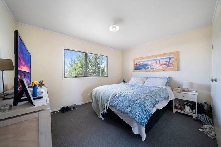 Photo of property in 42a Farwood Drive, Henderson, Auckland, 0612