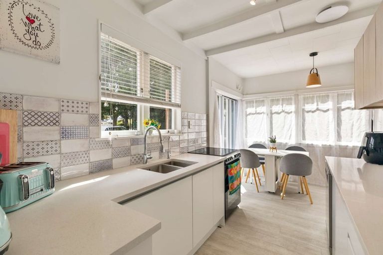 Photo of property in 2/47 Mildmay Road, Henderson, Auckland, 0610