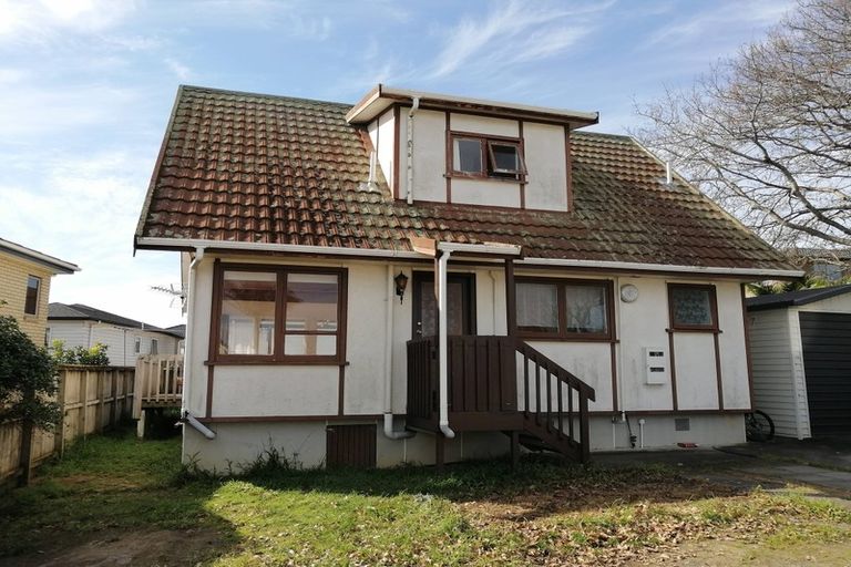 Photo of property in 12 Hazelmay Place, Bucklands Beach, Auckland, 2014