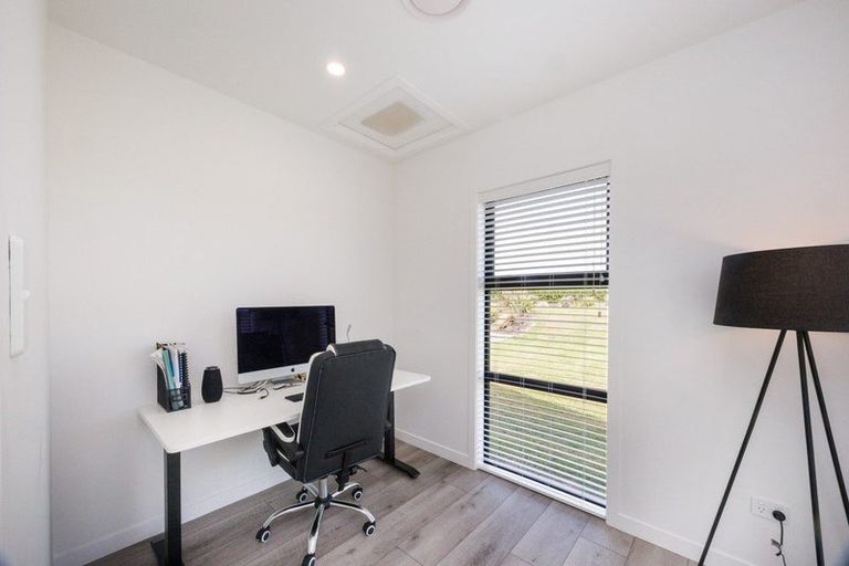 Photo of property in 2 Mataki Lane, Halcombe, 4779