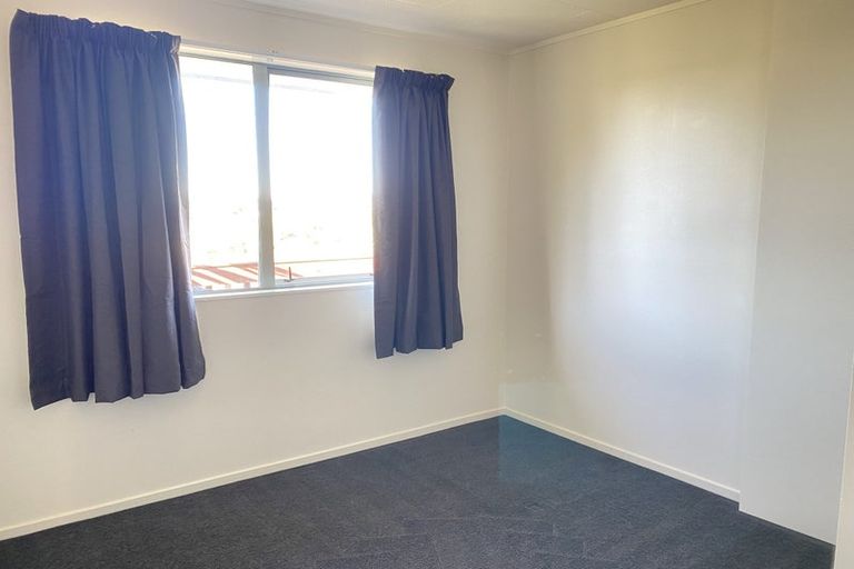 Photo of property in 10 Cloghan Close, Massey, Auckland, 0614