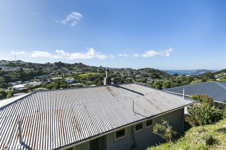 Photo of property in 106 Ruskin Road, Newlands, Wellington, 6037