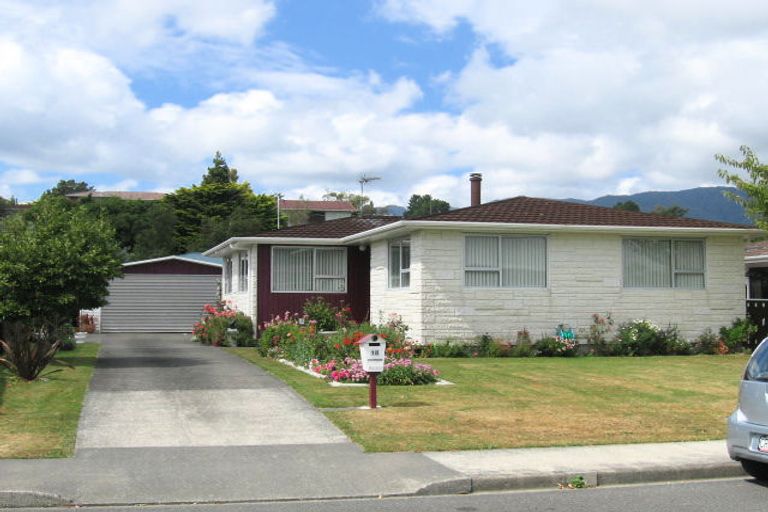 Photo of property in 18 Shanly Street, Brown Owl, Upper Hutt, 5018