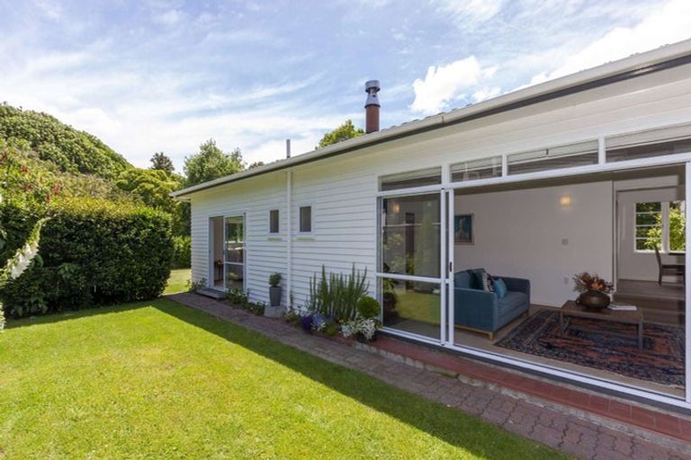 Photo of property in 29 Kohekohe Road, Waikanae, 5036