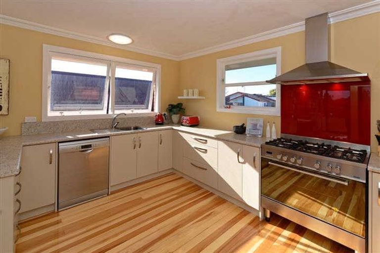 Photo of property in 26 Kensington Place, Fairfield, Hamilton, 3214