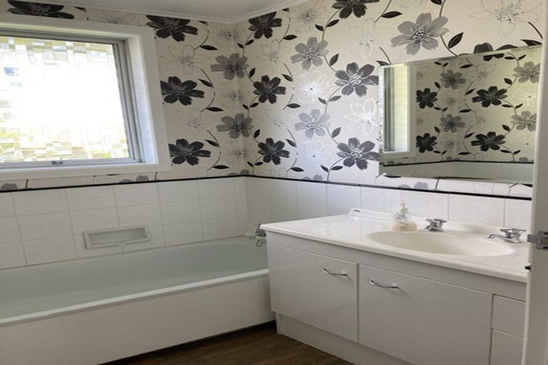 Photo of property in 134g Huatoki Street, Frankleigh Park, New Plymouth, 4310