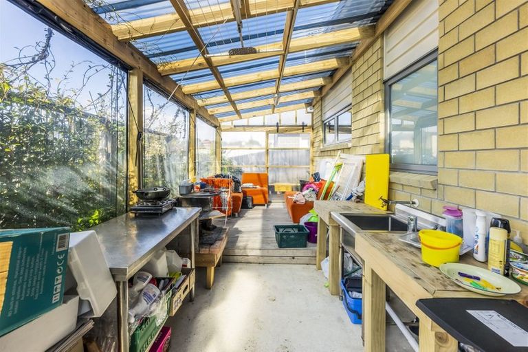 Photo of property in 9 Totara Meadows Court, Wiri, Auckland, 2104