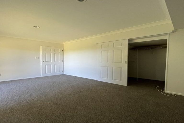 Photo of property in 14 Pekanga Road, Normandale, Lower Hutt, 5010