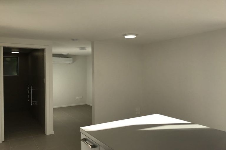 Photo of property in 1/53 Seaview Road, Glenfield, Auckland, 0629