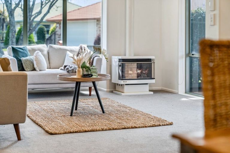 Photo of property in 37 Lavender Place, Papamoa Beach, Papamoa, 3118