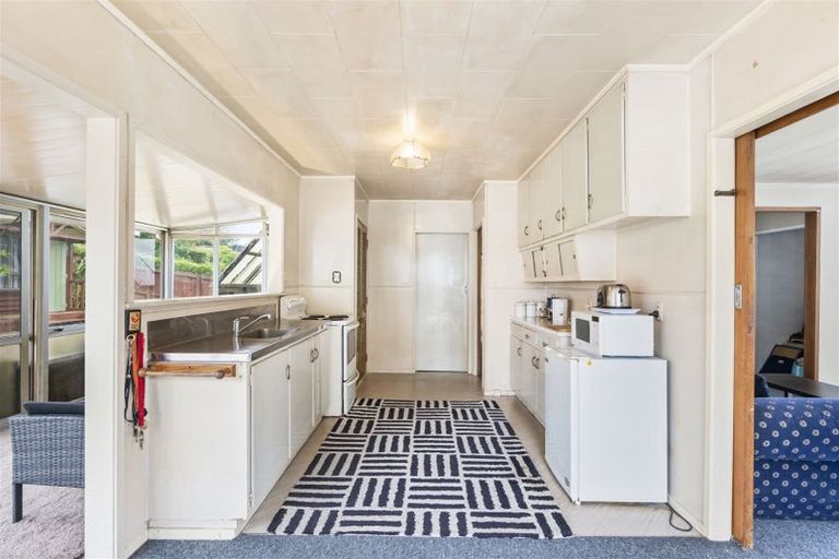 Photo of property in 50 Hellyers Street, Birkdale, Auckland, 0626