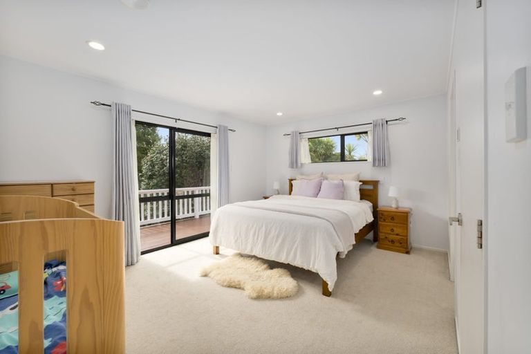 Photo of property in 14 Rhinevale Close, Henderson, Auckland, 0612