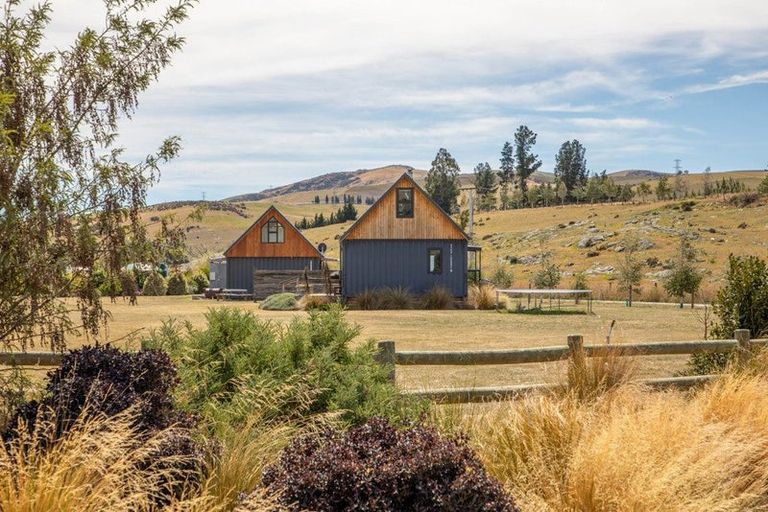 Photo of property in 1535a Teviot Road, Millers Flat, Roxburgh, 9572