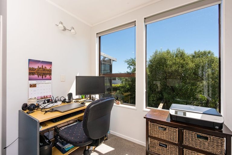 Photo of property in 1 Kinnel Grove, Papakowhai, Porirua, 5024