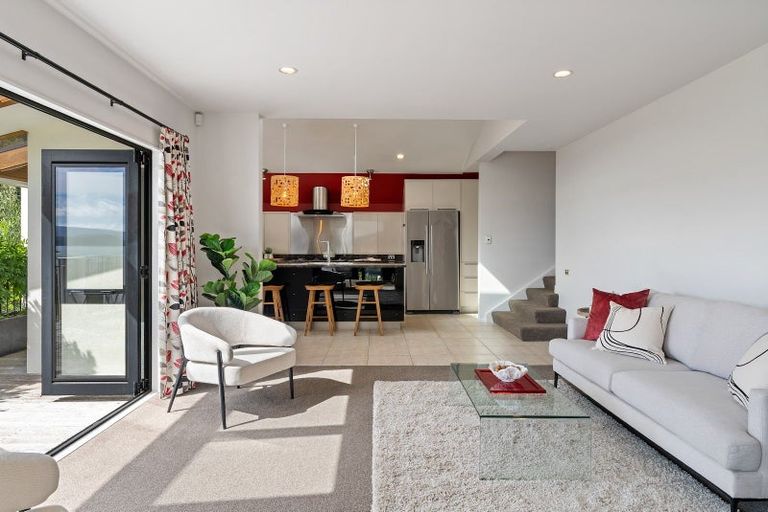 Photo of property in 52 Walter Road, Lowry Bay, Lower Hutt, 5013