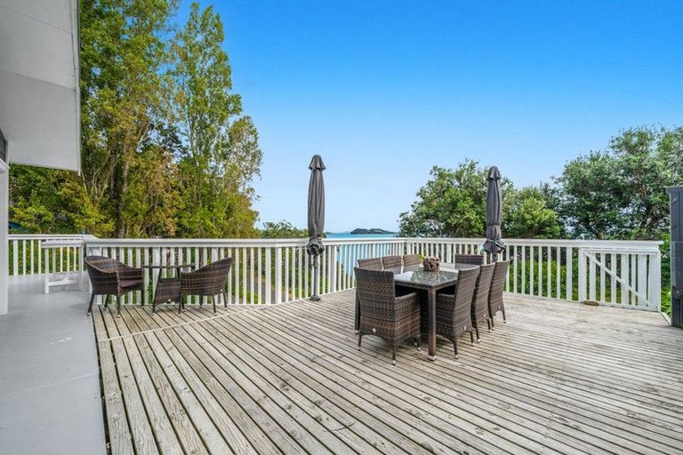 Photo of property in 120 Kawakawa Bay Coast Road, Kawakawa Bay, Papakura, 2585