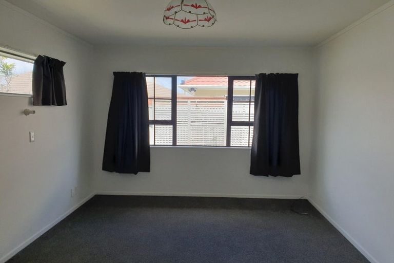 Photo of property in 2/96 Cambridge Terrace, Waterloo, Lower Hutt, 5011