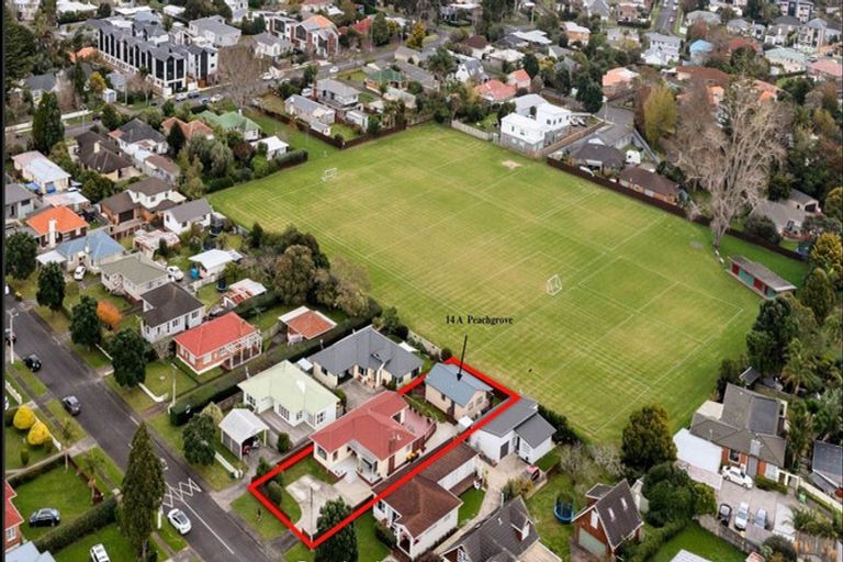 Photo of property in 14 Peachgrove Road, Te Atatu Peninsula, Auckland, 0610
